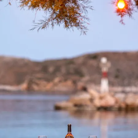 Emily Hotel Vari (Syros)
