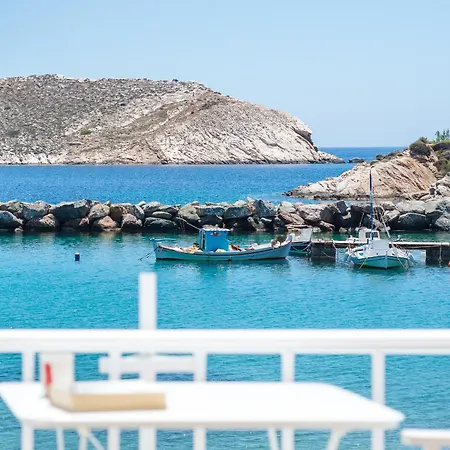 Emily 3* Vari (Syros)